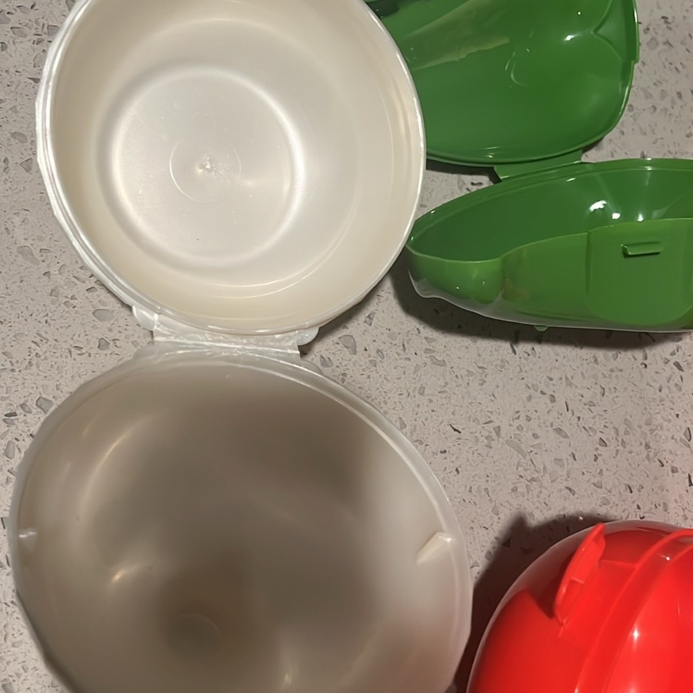 Tupperware containers - Picture 3 of 4